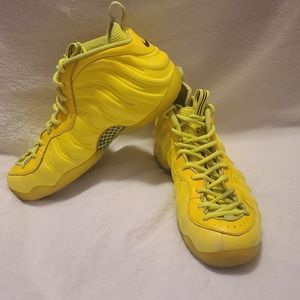 Nike Air Foamposite Pro Volt Black